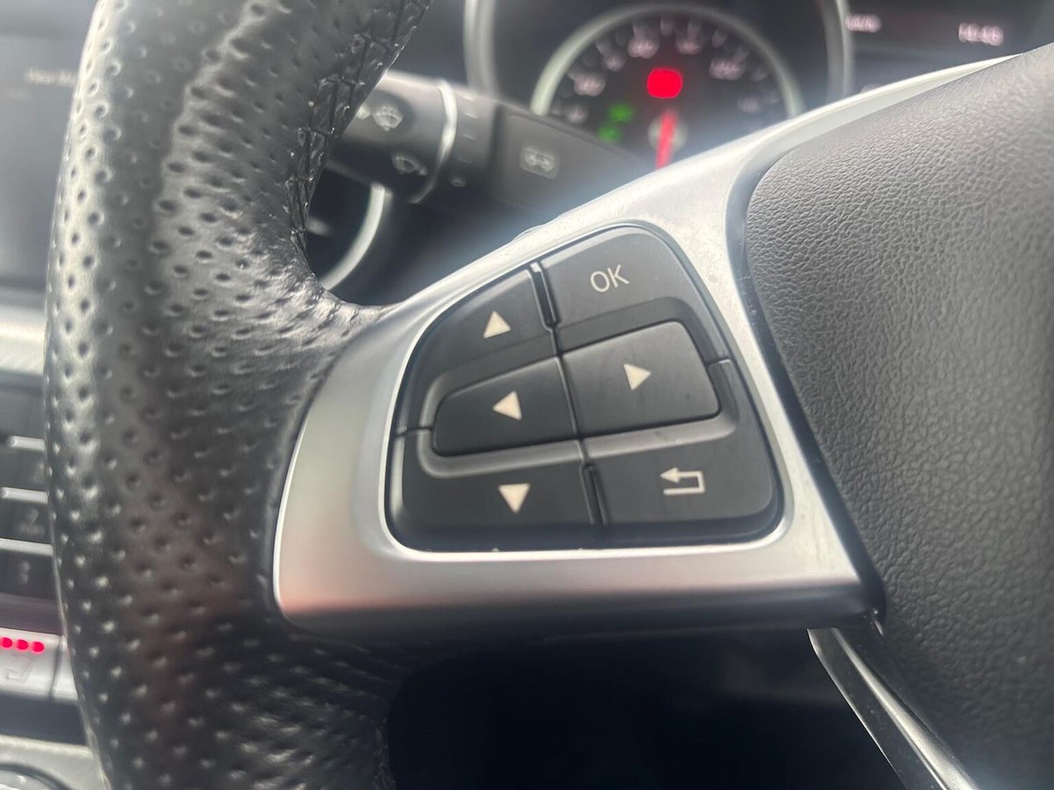 Used Mercedes-Benz SLC 2018 for sale - 76143007: Photo 26
