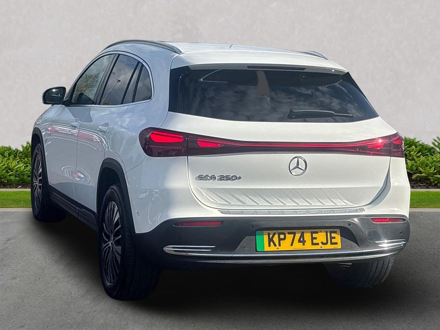 Used Mercedes-Benz EQA 2024 for sale - 76101406: Photo 2