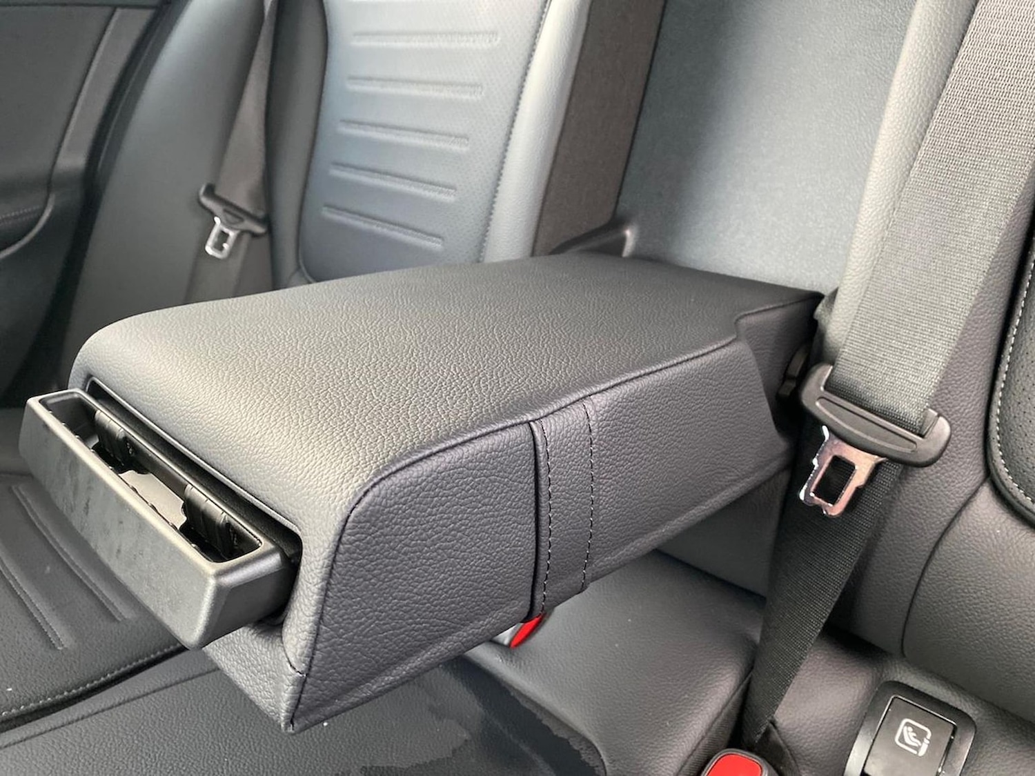 Used Mercedes-Benz C Class 2025 for sale - 77056973: Photo 42