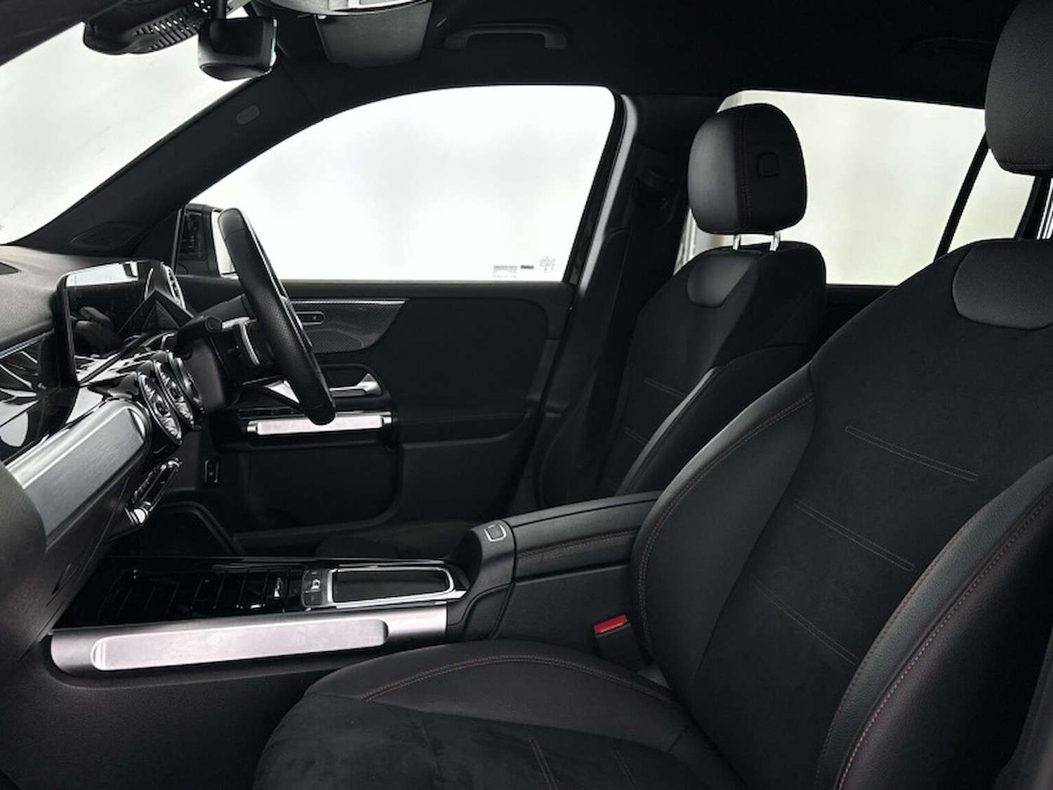 Used Mercedes-Benz GLB 2024 for sale - 76470997: Photo 3