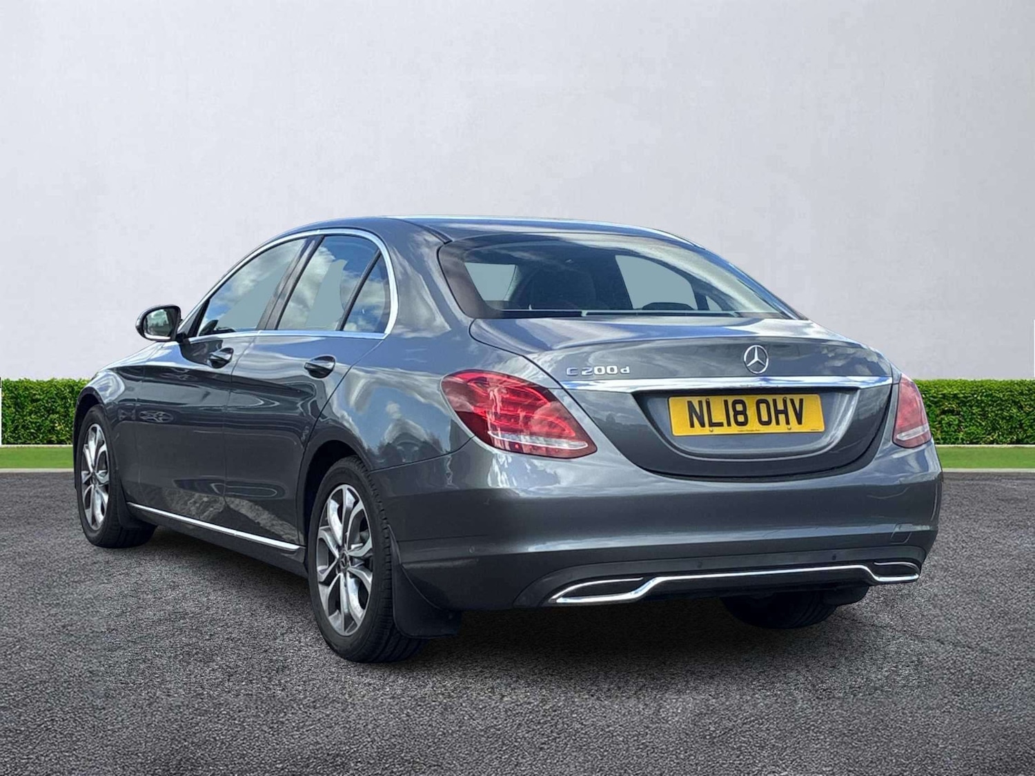 Used Mercedes-Benz C Class 2018 for sale - 78193315: Photo 2