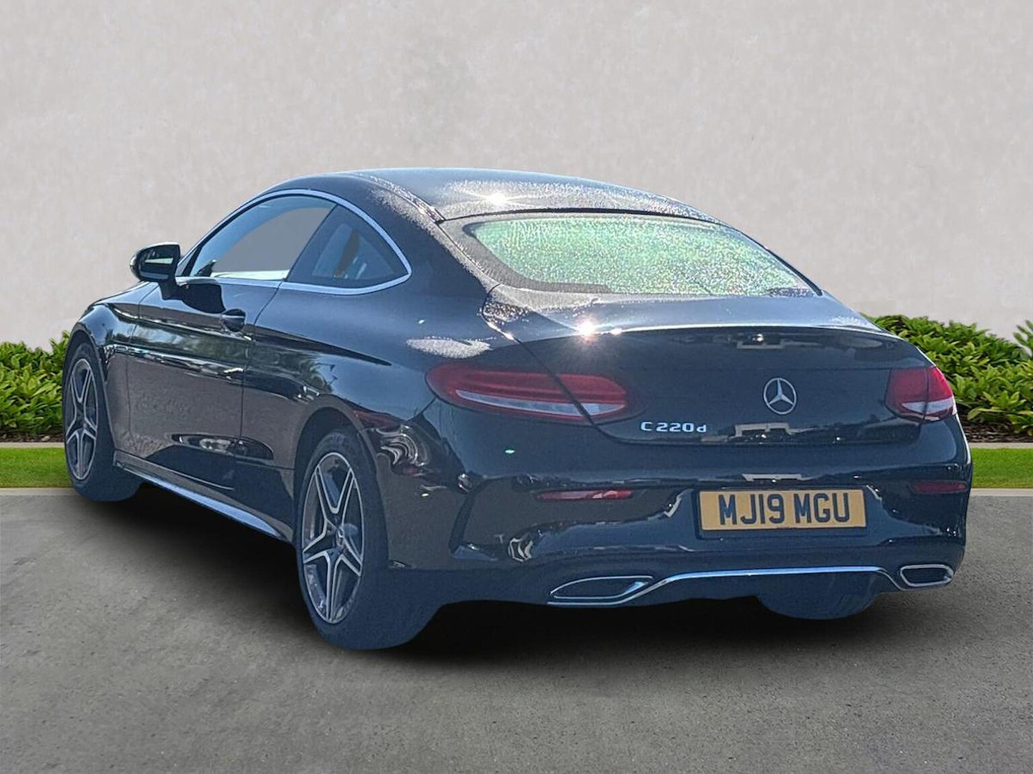 Used Mercedes-Benz C-Class 2019 for sale - 76127277: Photo 2
