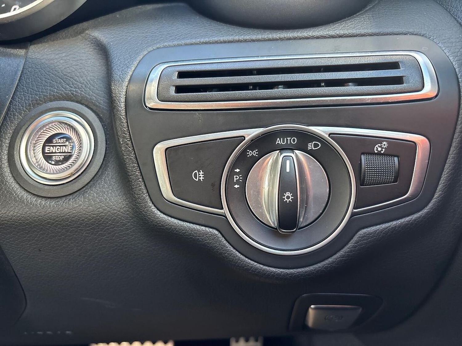 Used Mercedes-Benz C-Class 2019 for sale - 76127277: Photo 22