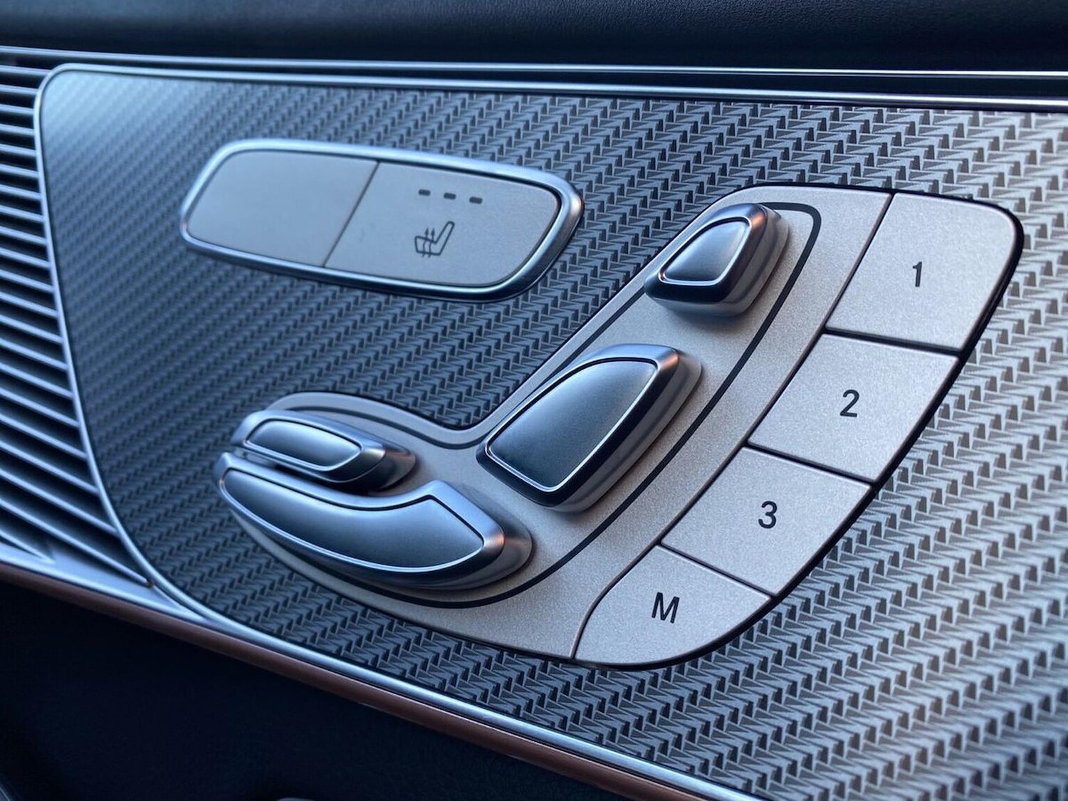 Used Mercedes-Benz EQC 2021 for sale - 77528832: Photo 30