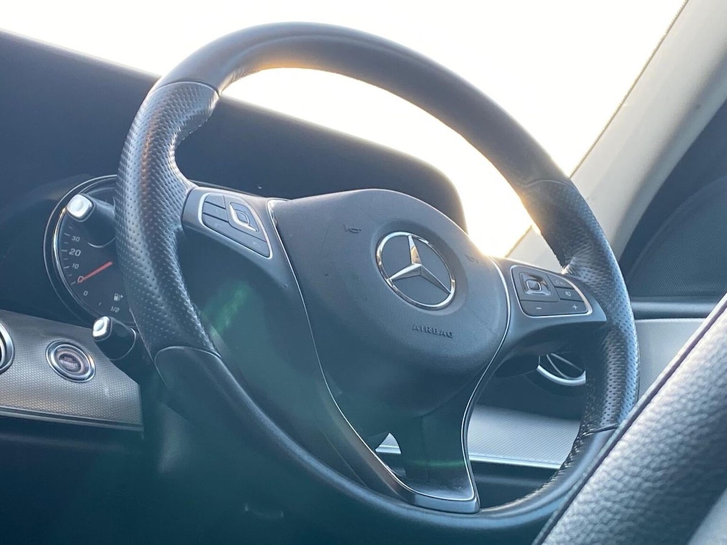 Used Mercedes-Benz E Class 2018 for sale - 76905036: Photo 2