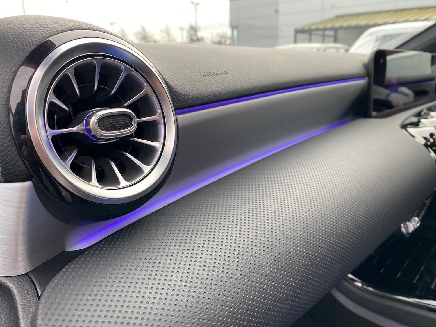 Used Mercedes-Benz A-Class 2020 for sale - 76905032: Photo 2