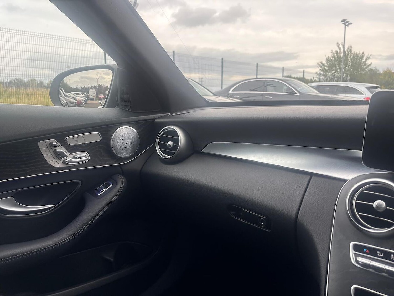 Used Mercedes-Benz C-Class 2019 for sale - 76143009: Photo 31