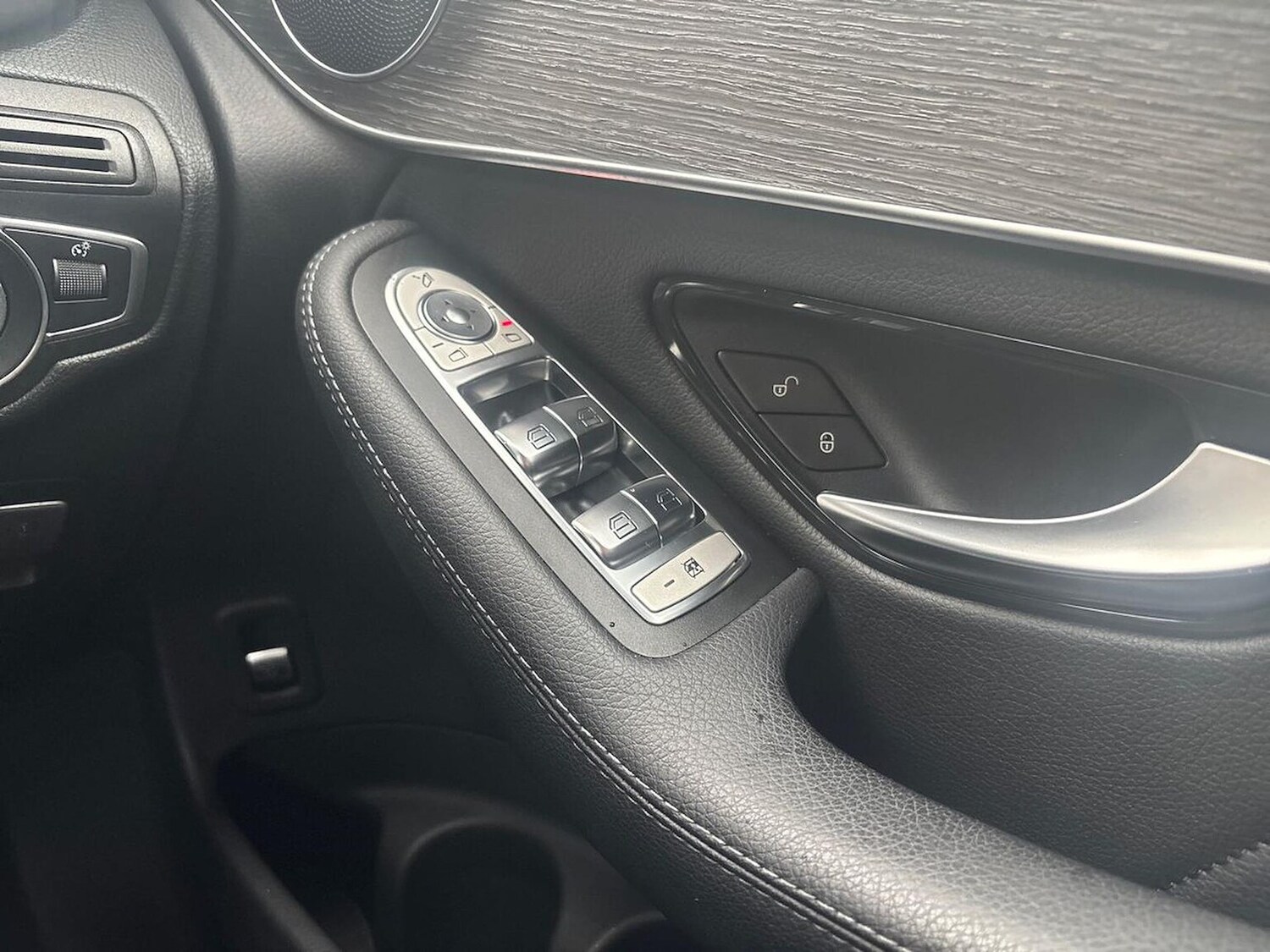 Used Mercedes-Benz GLC 2020 for sale - 76426788: Photo 21