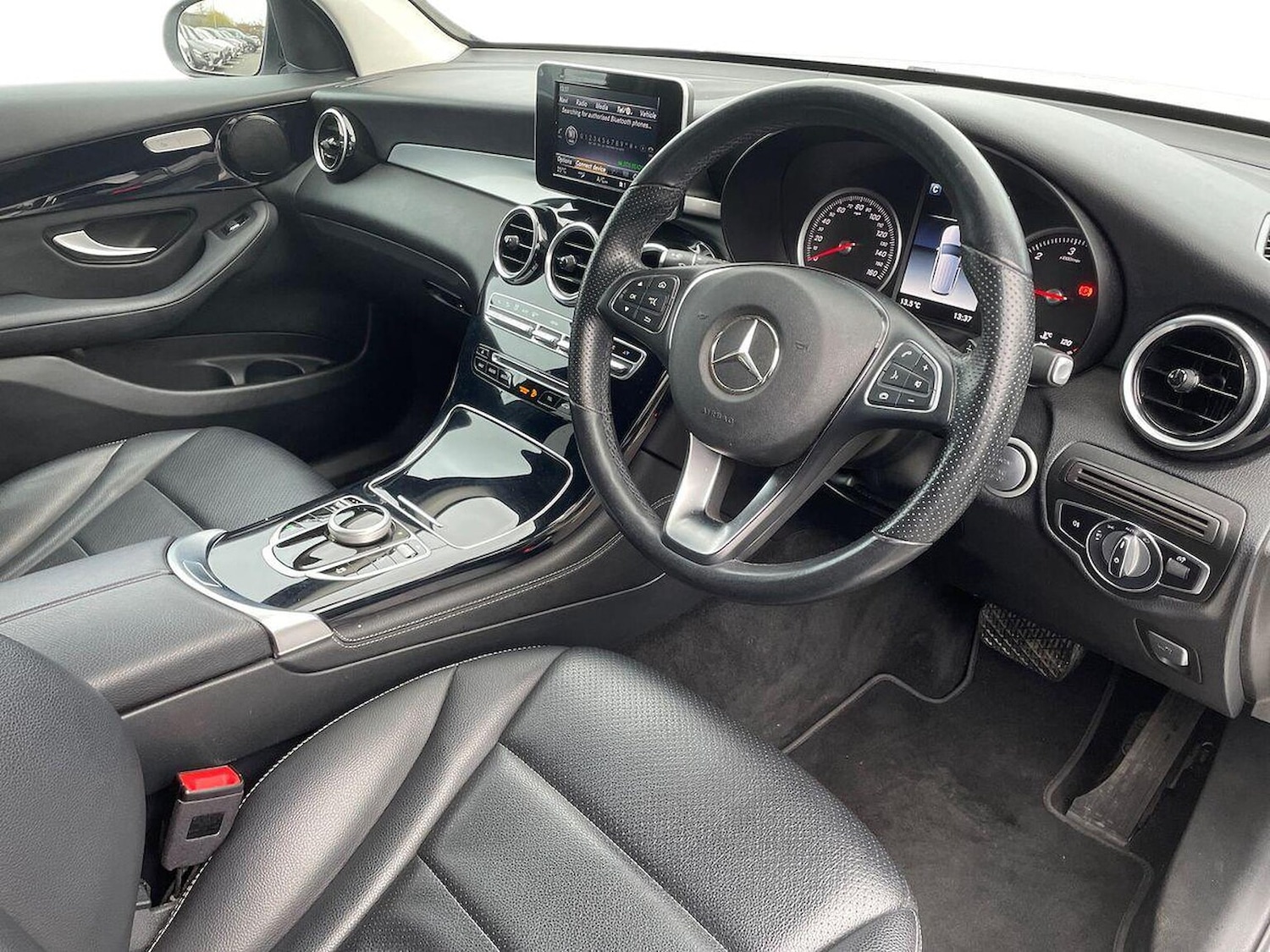 Used Mercedes-Benz GLC 2019 for sale - 76699401: Photo 16