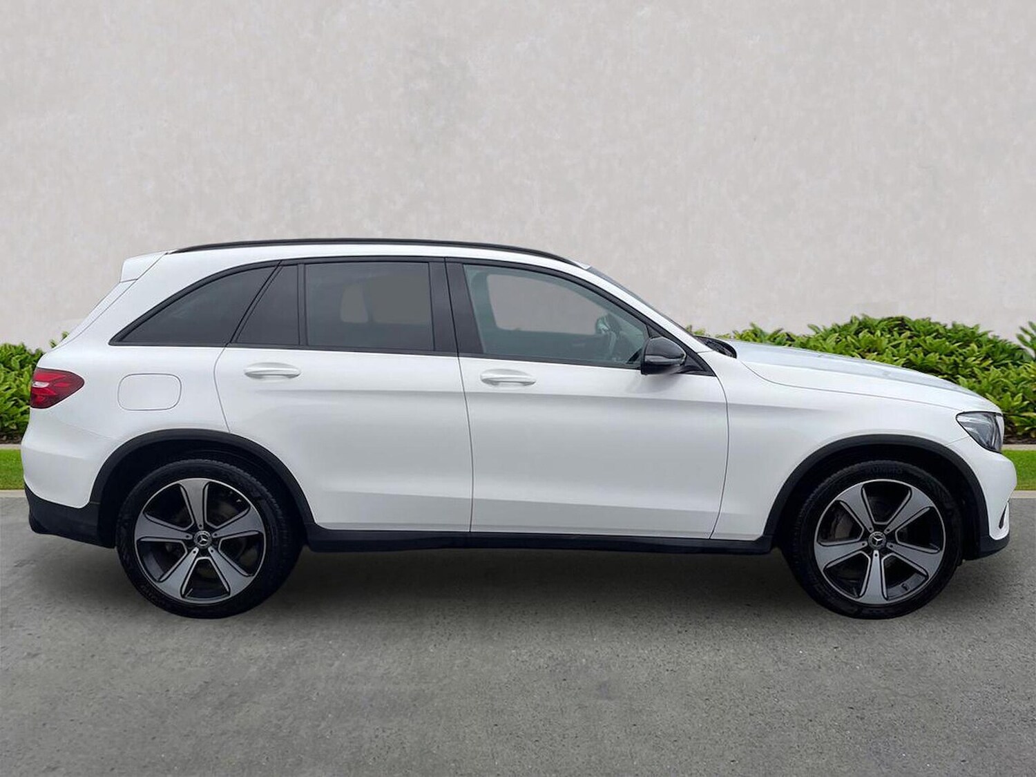 Used Mercedes-Benz GLC 2019 for sale - 76699401: Photo 4