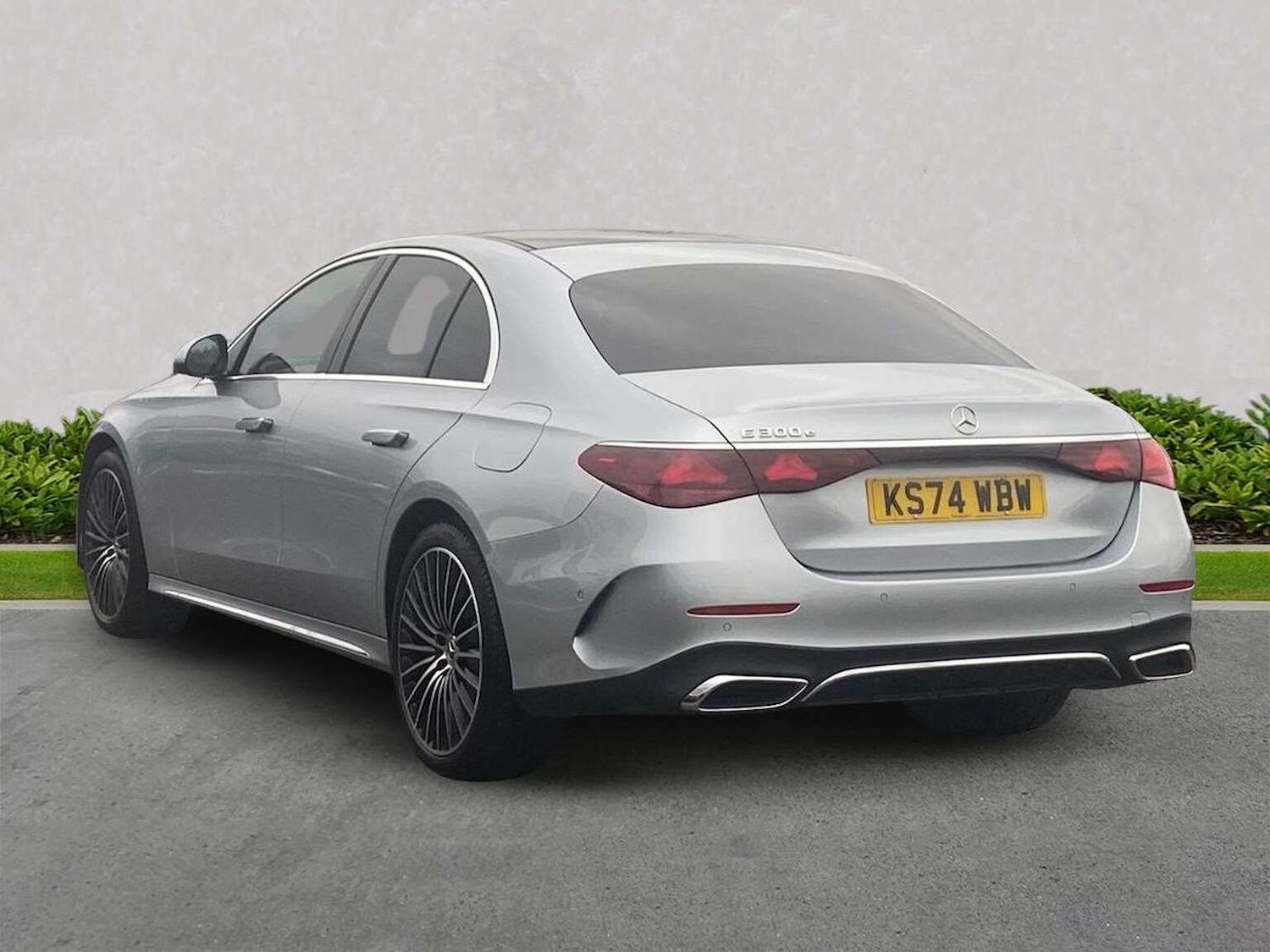 Used Mercedes-Benz E Class 2024 for sale - 77688028: Photo 2