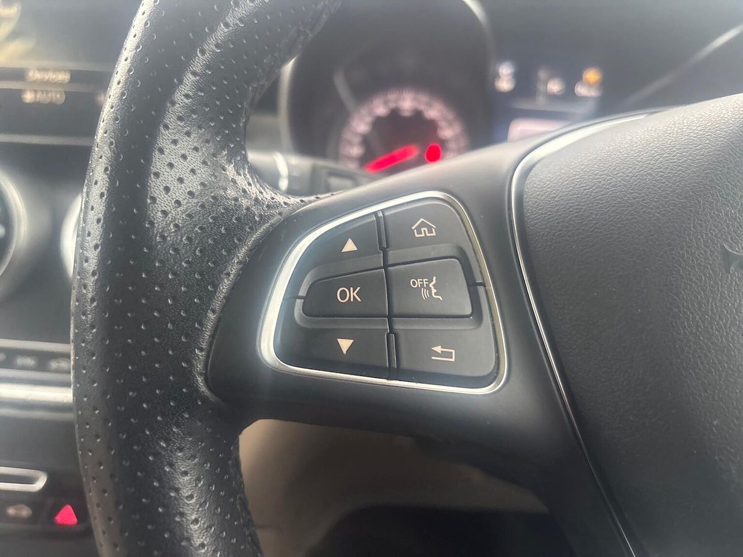 Used Mercedes-Benz GLC 2016 for sale - 76418244: Photo 26