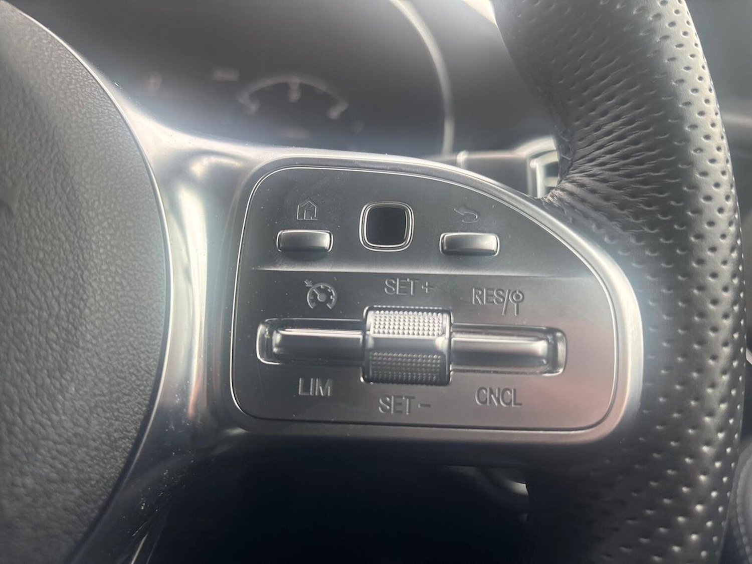 Used Mercedes-Benz GLC 2020 for sale - 76305399: Photo 27