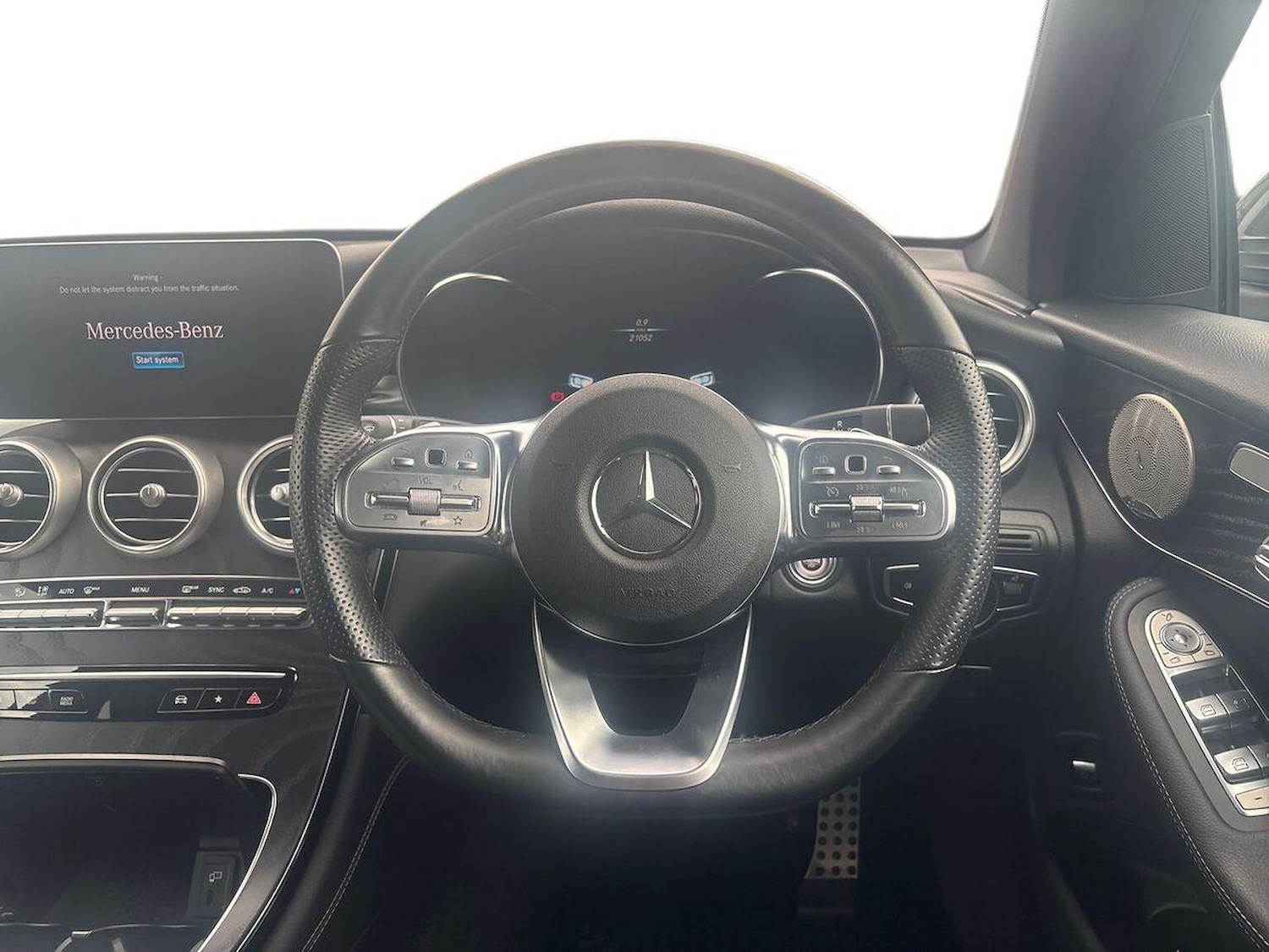Used Mercedes-Benz GLC 2020 for sale - 76305399: Photo 9