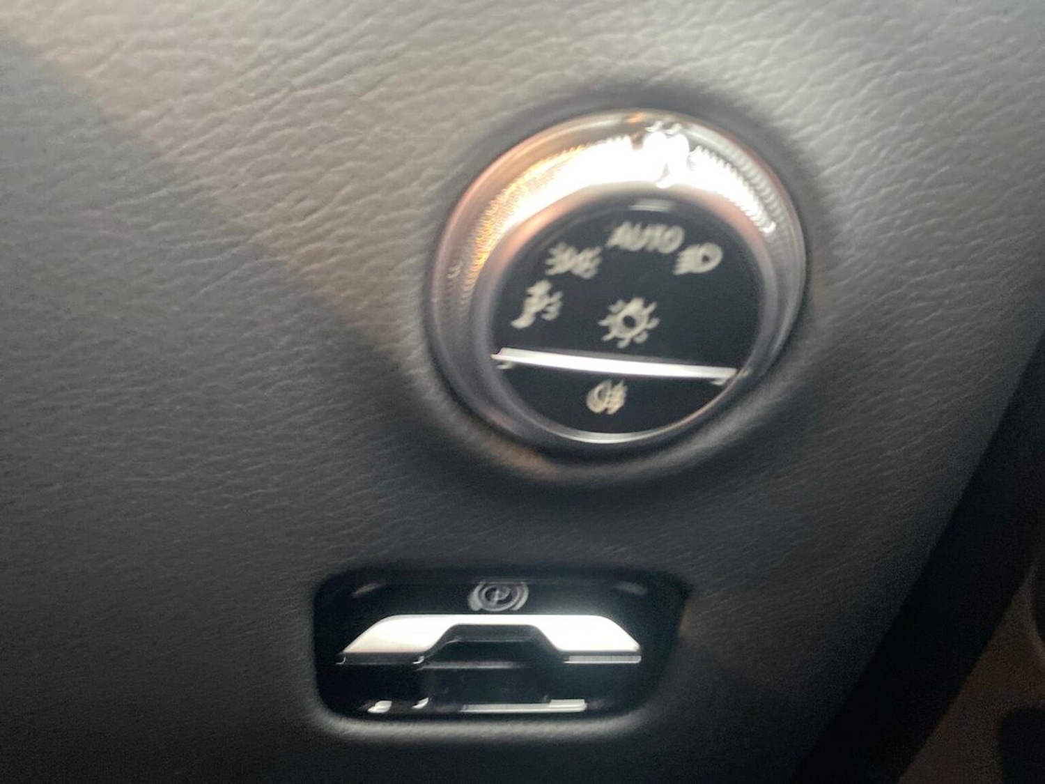 Used Mercedes-Benz GLC 2024 for sale - 76860084: Photo 22