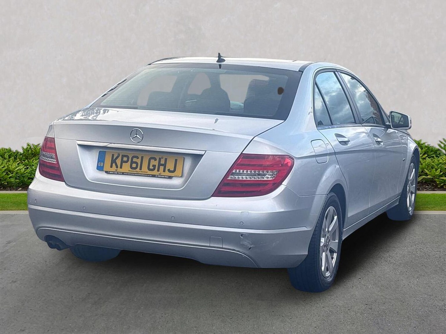 Used Mercedes-Benz C Class 2011 for sale - 76461825: Photo 2