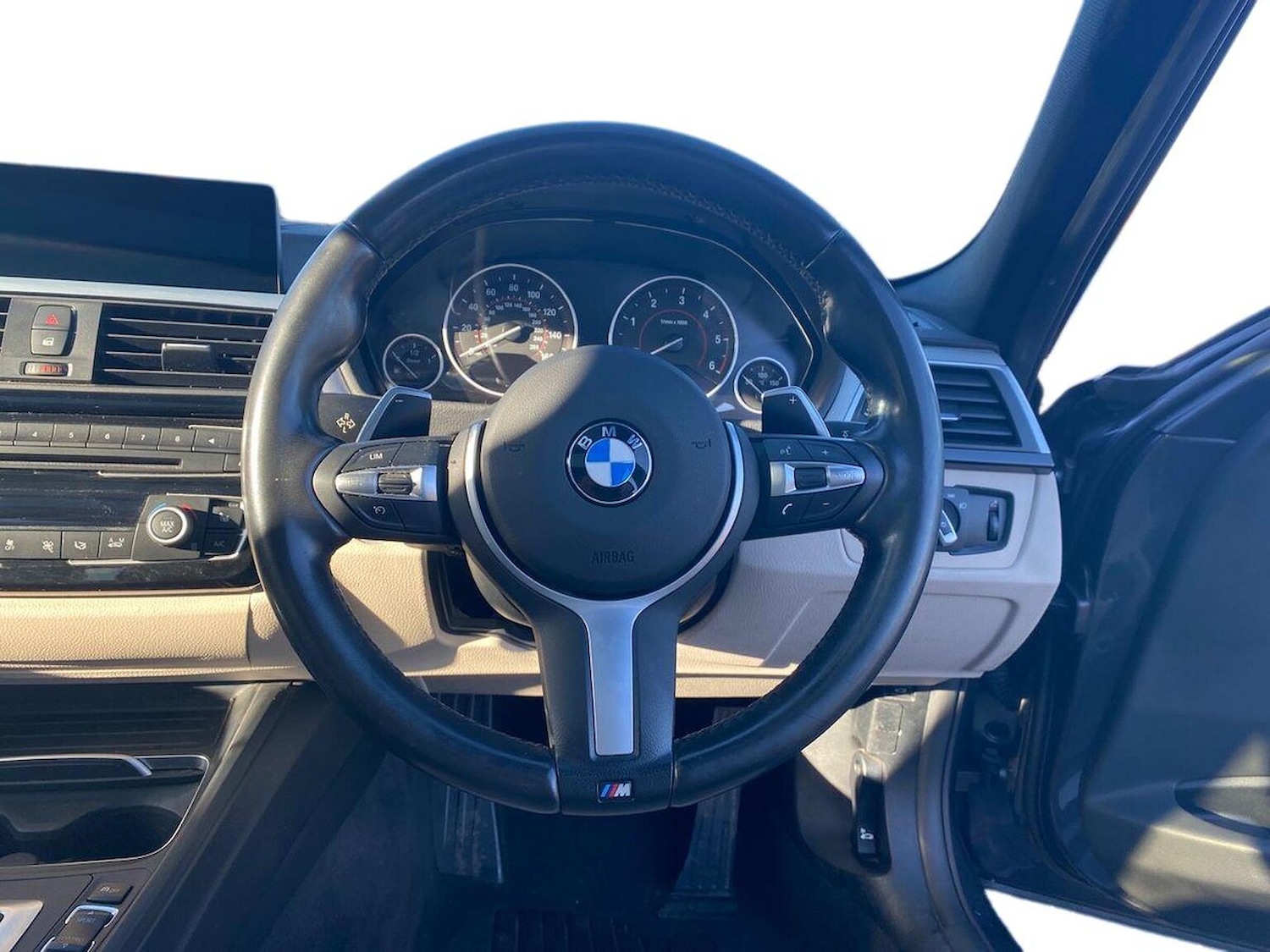 Used BMW 3 Series 2017 for sale - 76637740: Photo 9