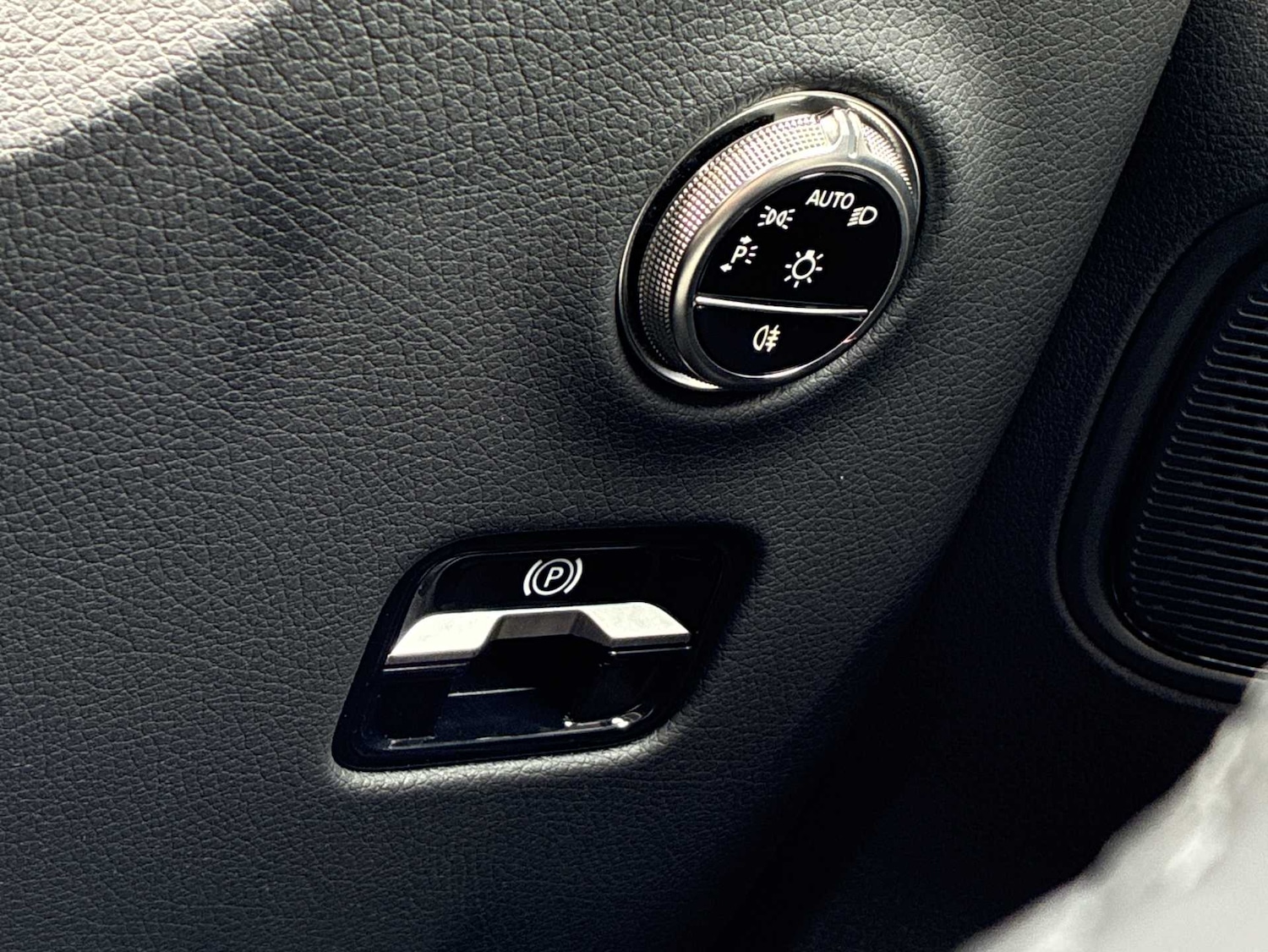 Used Mercedes-Benz GLC 2025 for sale - 78196263: Photo 40