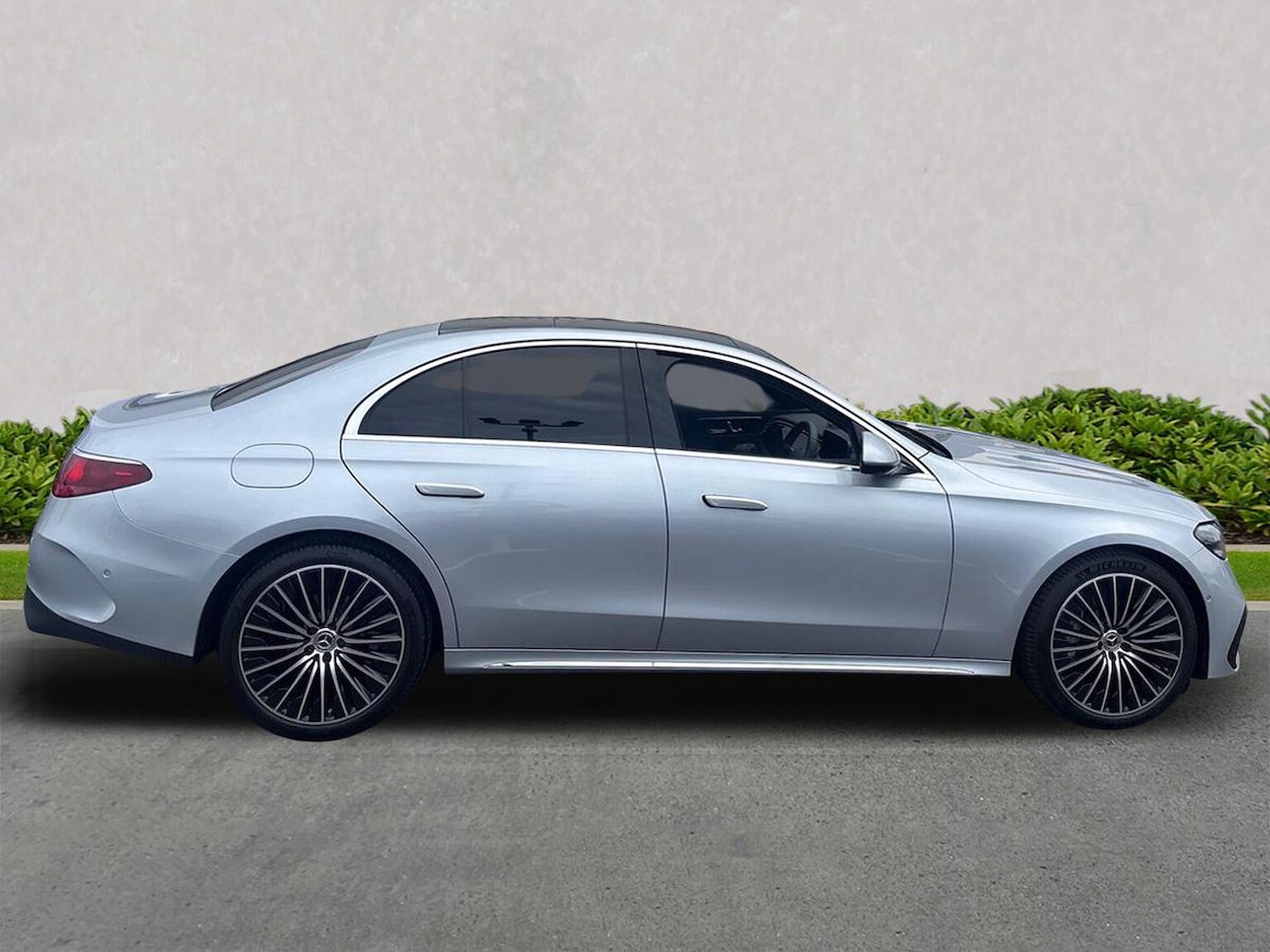 Used Mercedes-Benz E Class 2023 for sale - 76149496: Photo 3