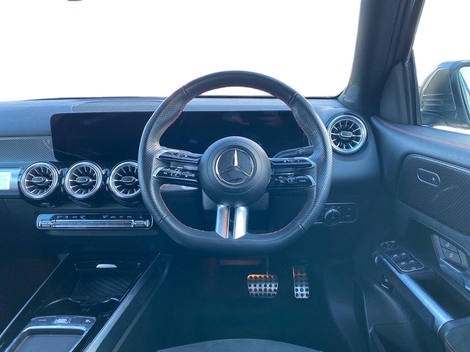 Used Mercedes-Benz GLB 2024 for sale - 76340619: Photo 10