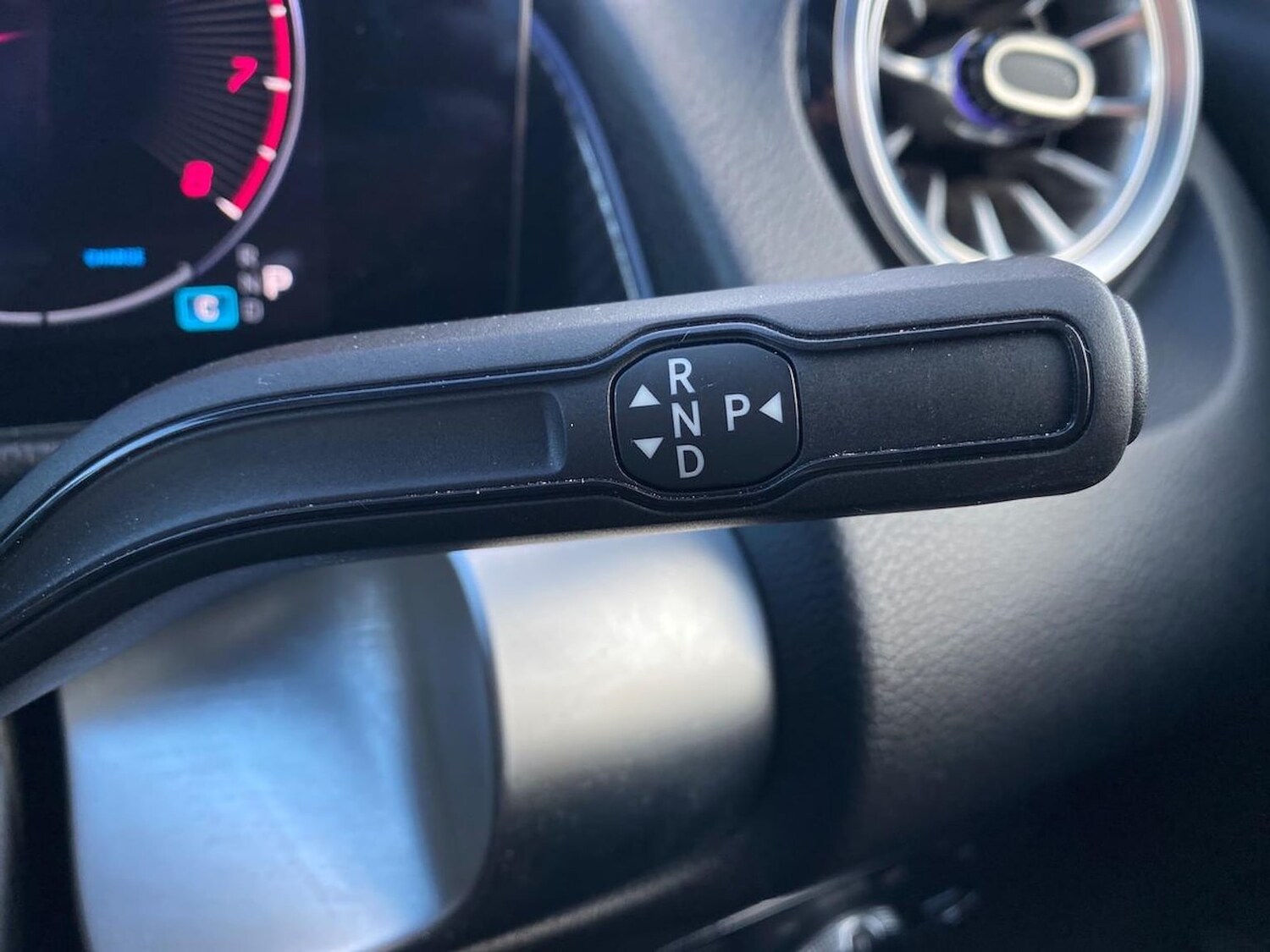 Used Mercedes-Benz GLB 2024 for sale - 76340619: Photo 30