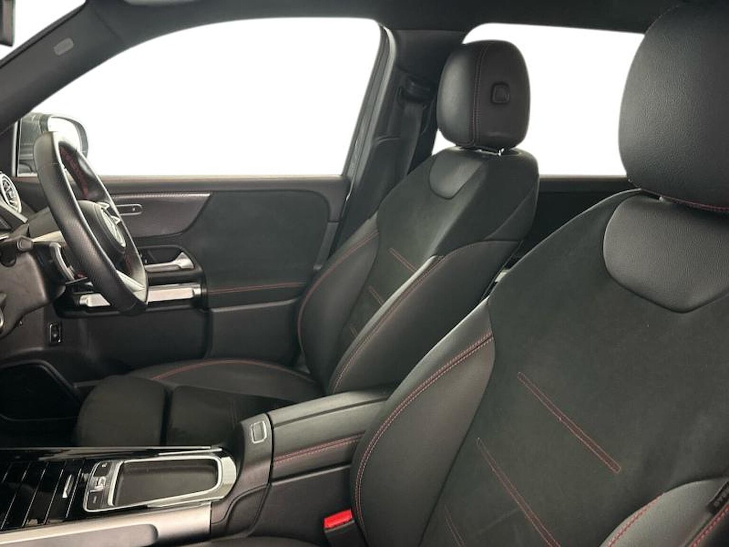 Used Mercedes-Benz GLB 2024 for sale - 76340619: Photo 5