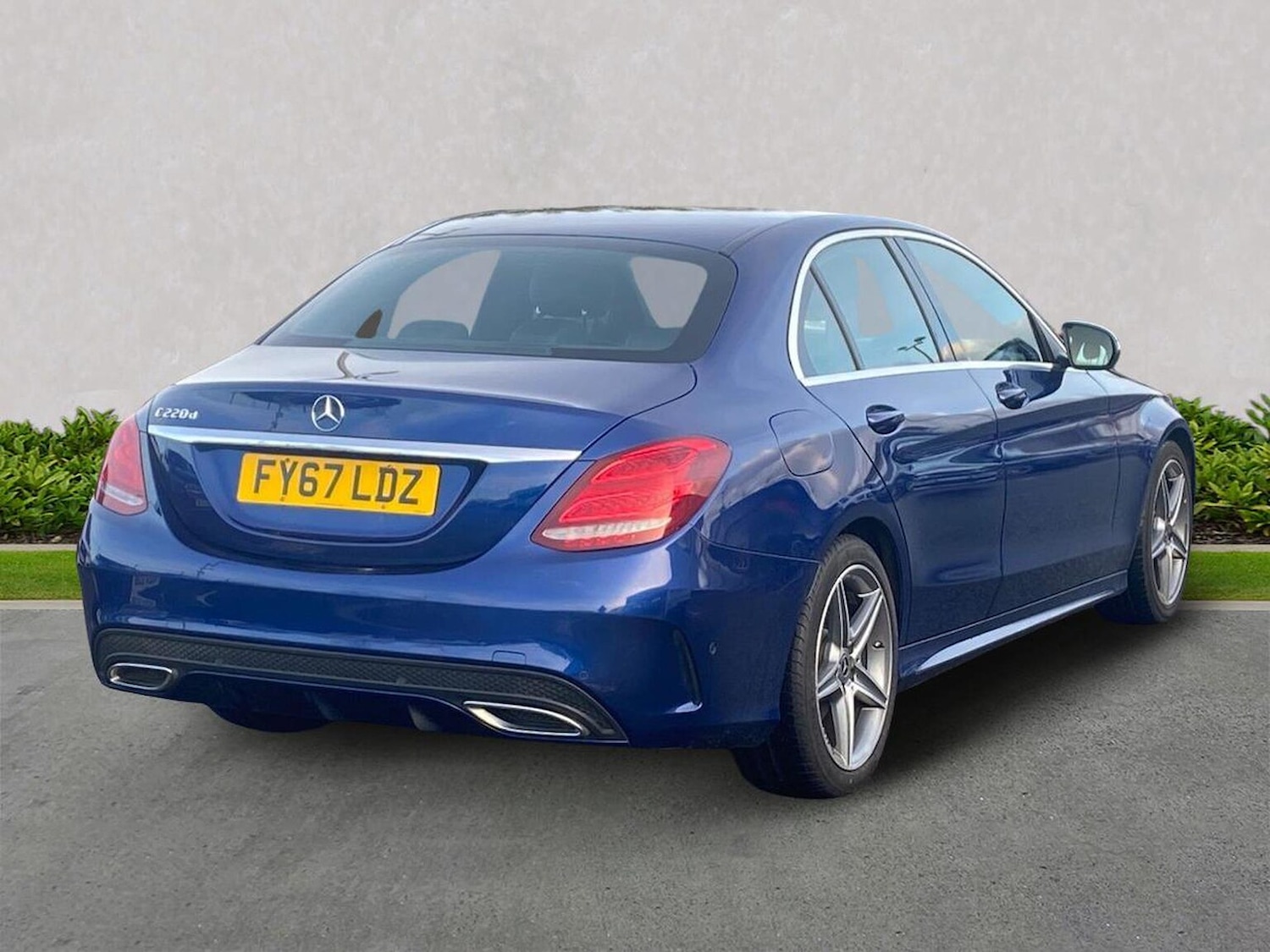 Used Mercedes-Benz C Class 2017 for sale - 76559748: Photo 2