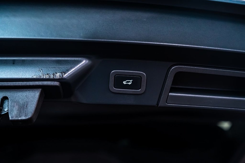 Used Land Rover Range Rover Velar 2018 for sale - 76788093: Photo 41