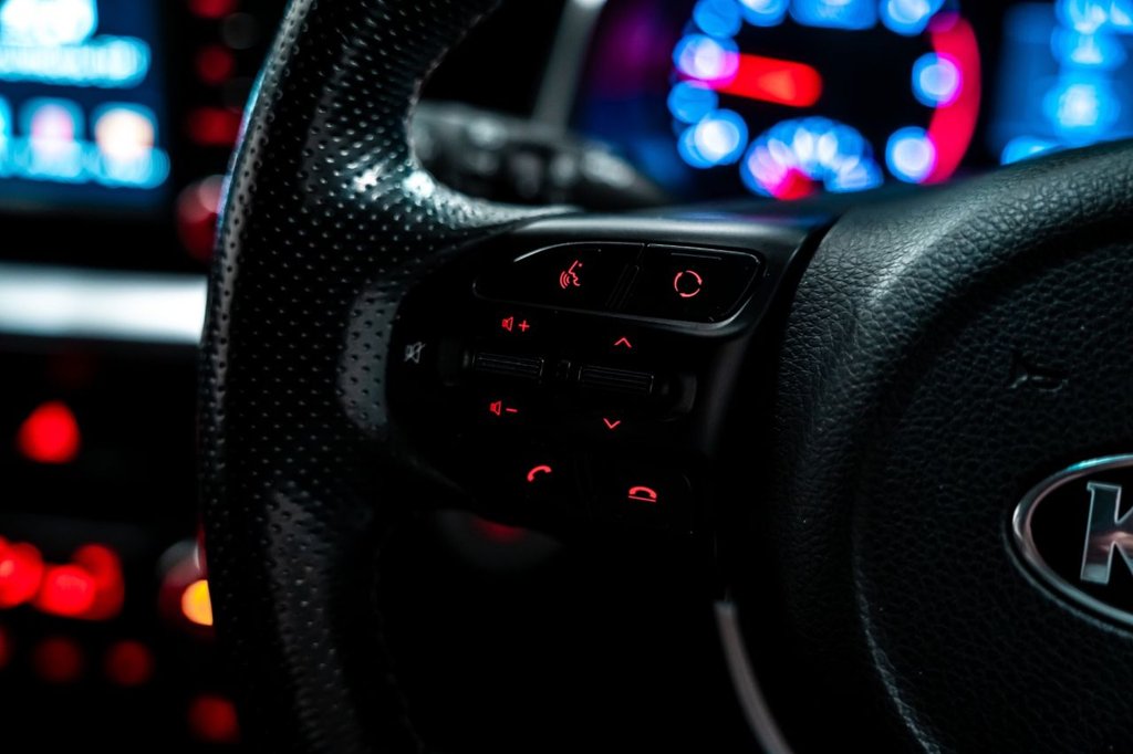 Used Kia Stonic 2018 for sale - 77608700: Photo 17