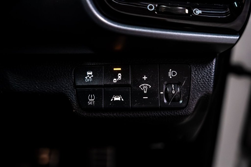 Used Kia Stonic 2018 for sale - 77608700: Photo 21