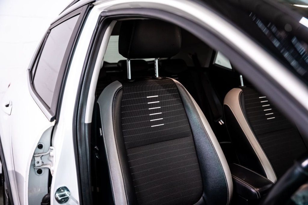 Used Kia Stonic 2018 for sale - 77608700: Photo 4