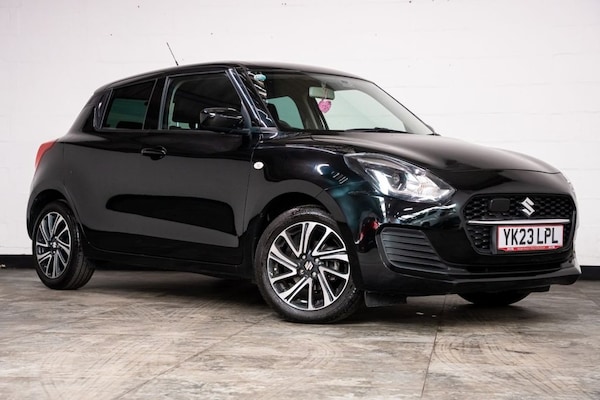 Used Suzuki Swift 2023 for sale - 75230182: Photo 1