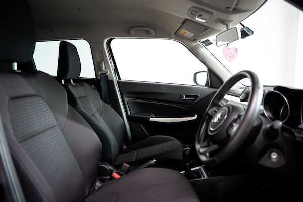 Used Suzuki Swift 2023 for sale - 75230182: Photo 5