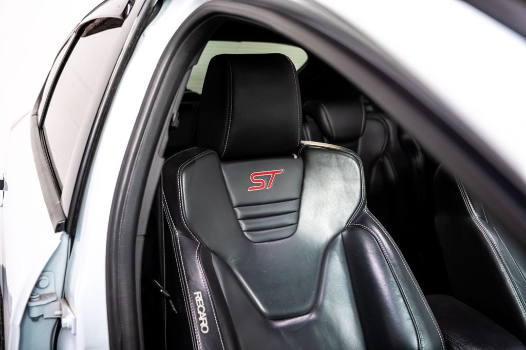 Used Ford Focus 2015 for sale - 77990697: Photo 4