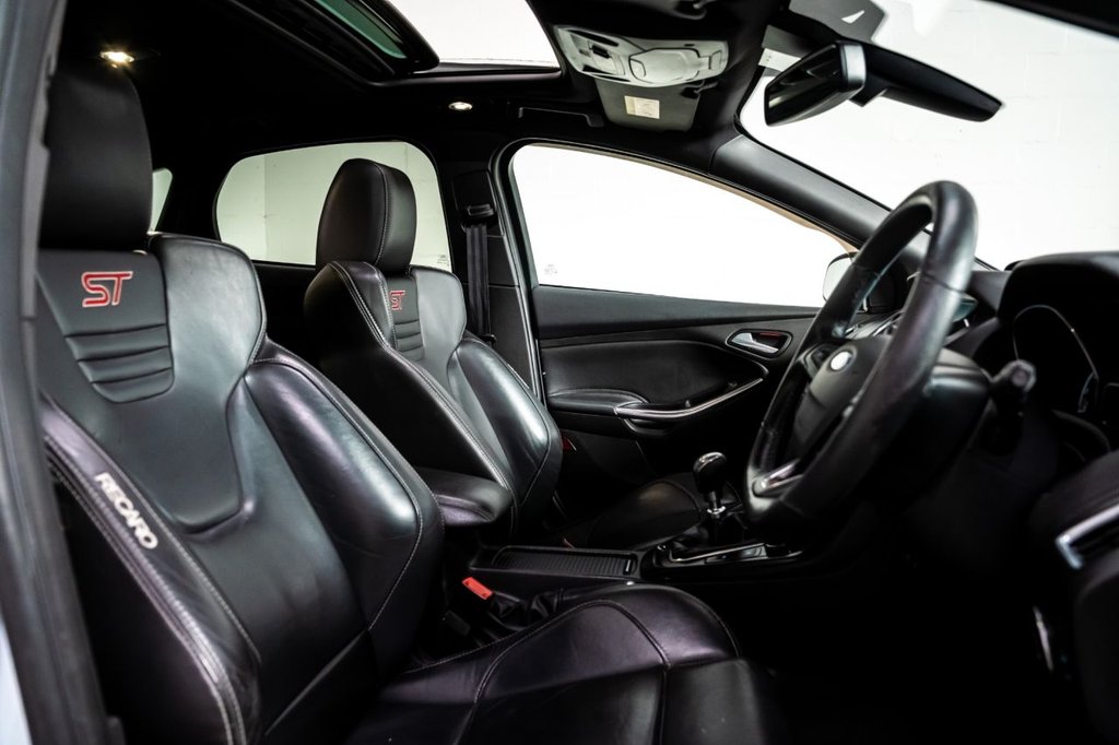 Used Ford Focus 2015 for sale - 77990697: Photo 5