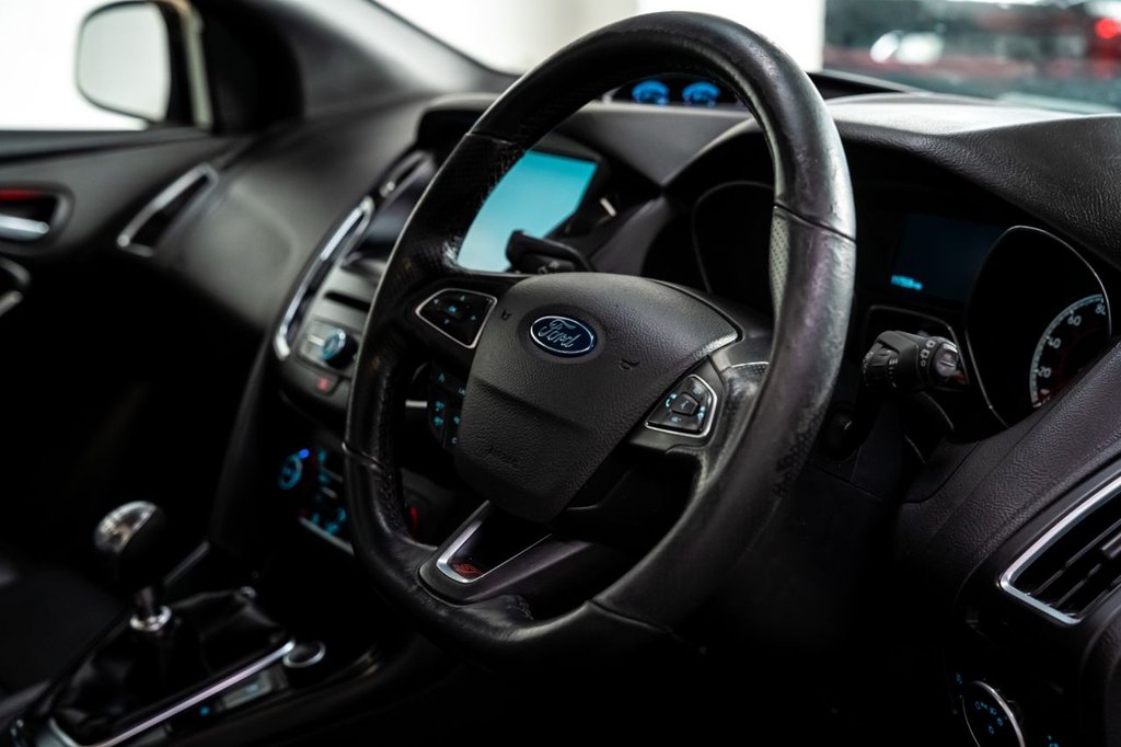 Used Ford Focus 2015 for sale - 77990697: Photo 9