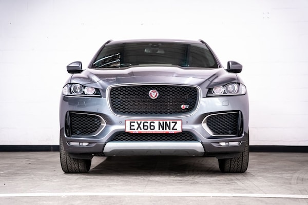Used Jaguar F-Pace 2016 for sale - 76297104: Photo 2