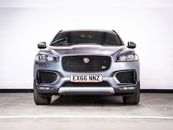 Used Jaguar F-Pace 2016 for sale - 76297104: Photo 2