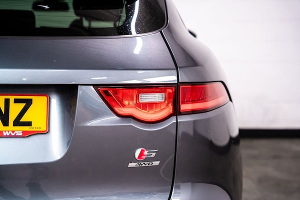 Used Jaguar F-Pace 2016 for sale - 76297104: Photo 32