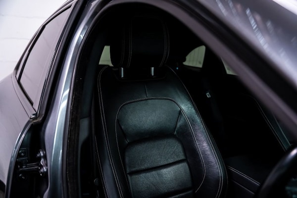 Used Jaguar F-Pace 2016 for sale - 76297104: Photo 4