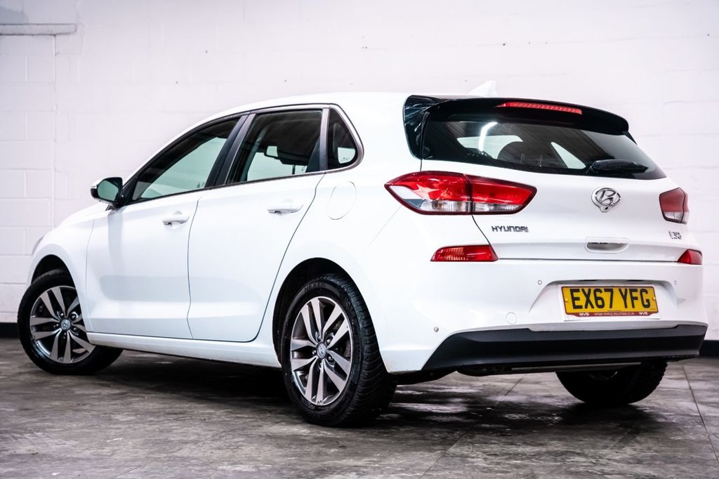 Used Hyundai i30 2017 for sale - 76888578: Photo 3