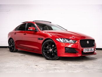 Used Jaguar XE 2016 for sale - 79371266: Photo