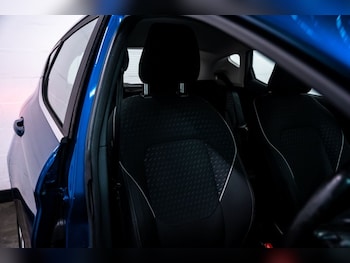 Used Ford Fiesta 2017 for sale - 76654470: Photo