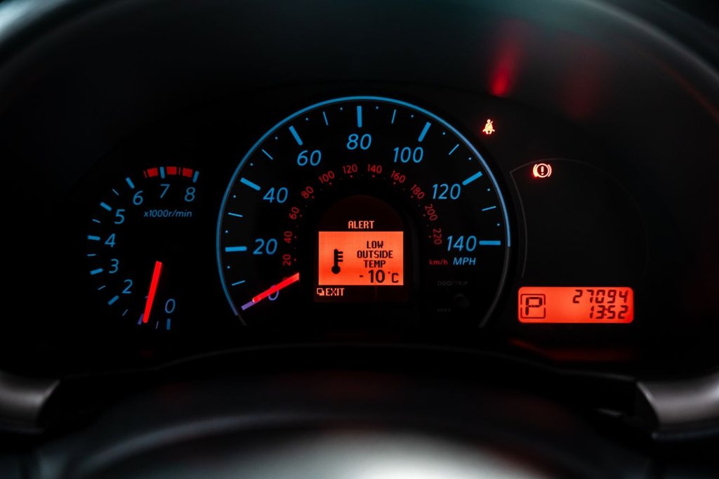 Used Nissan Micra 2012 for sale - 76768096: Photo 8