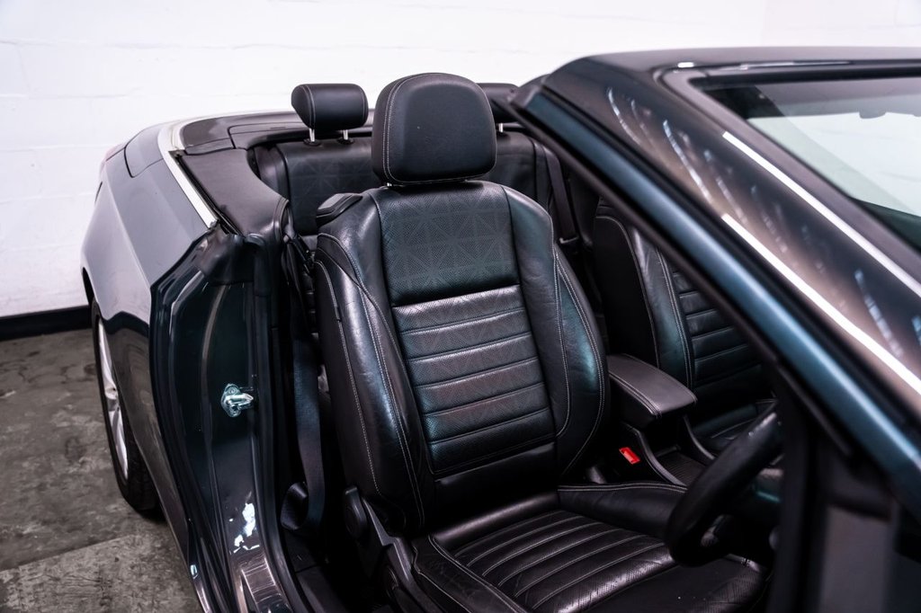 Used Vauxhall Cascada 2013 for sale - 76642153: Photo 4