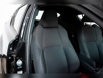 Used Toyota C-HR 2020 for sale - 79166213: Photo