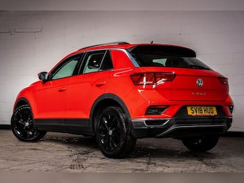 Used Volkswagen T-Roc 2018 for sale - 76417855: Photo