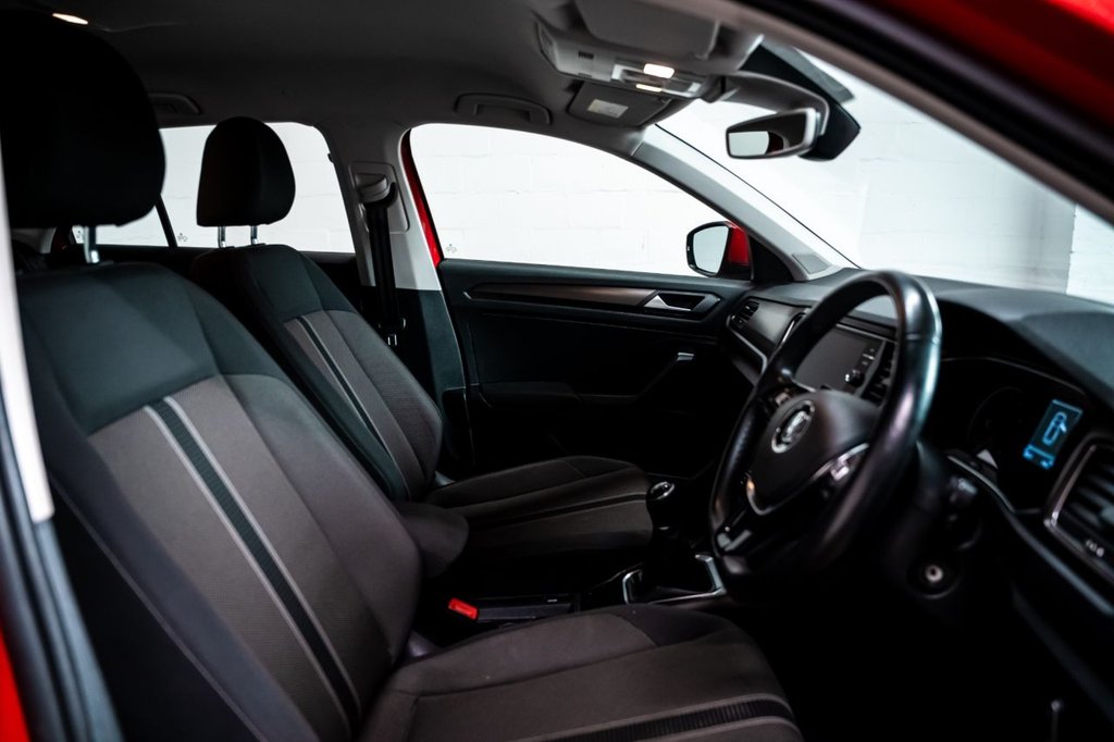 Used Volkswagen T-Roc 2018 for sale - 76417855: Photo 5