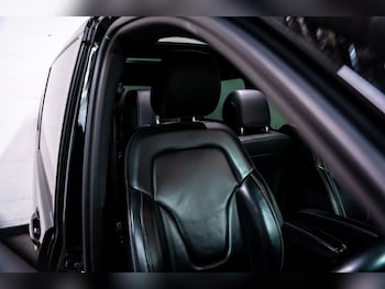 Used Mercedes-Benz V-Class 2023 for sale - 77765636: Photo