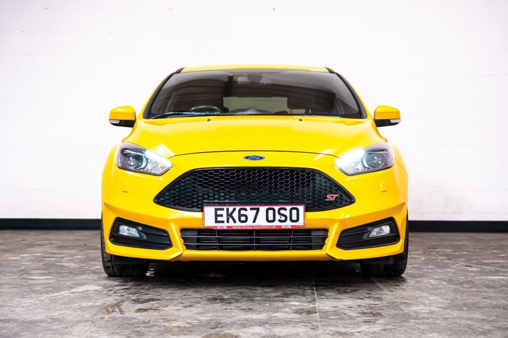 Used Ford Focus 2017 for sale - 77236329: Photo 2